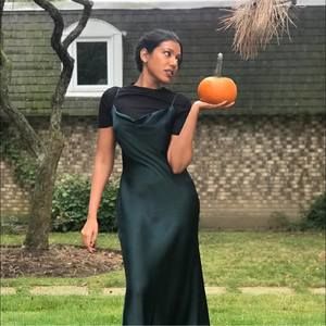 Meet your Posher, Dinushi